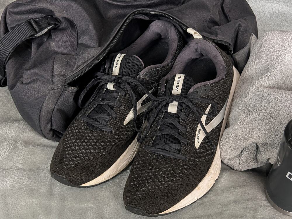 Brooks Revel Running Shoes Black Gray Athletic Sneakers Women's Size 10